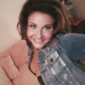 Meet your Posher, Julie danielle